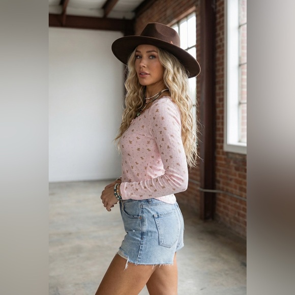 NWT Very J Teddy Bear Floral Print Long Sleeve Lace Neckline Top Shirt Pink - Picture 5 of 7